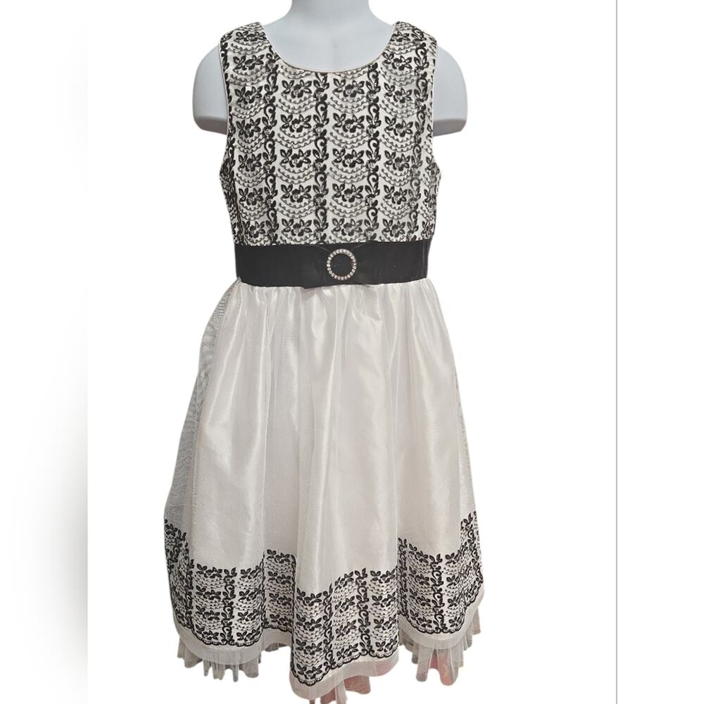 Girls Formal Dress With Rhinestone Detail